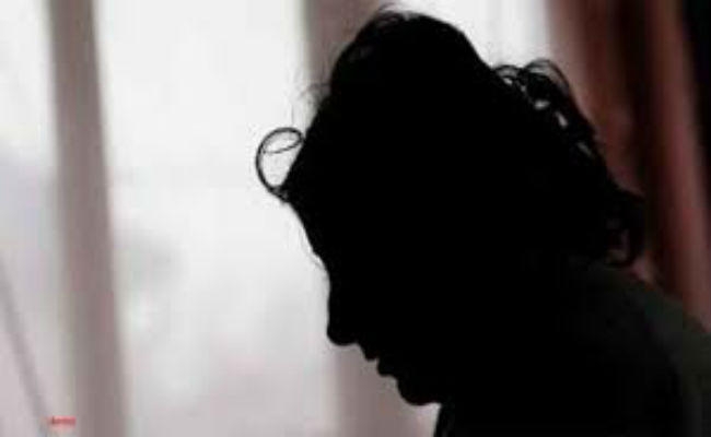 गुमला : विवाहिता को बंधक बनाकर किया रेप, वीडियो बनाकर ससुराल वालों को दिखाया