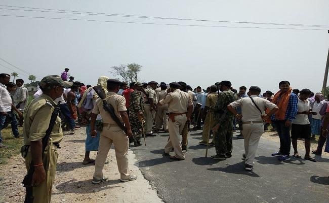 बिहार : बेतिया में भूमि विवाद में व्यक्ति की पीट-पीट कर हत्या, शव के साथ घंटों एनएच 28बी जाम