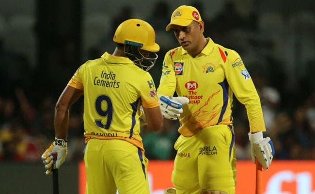 IPL 2018: फॉर्म में चल रहे धौनी की विराट ने की तारीफ, तो CSK के कोच फ्लेमिंग ने रायुडू को बताया बेहतर IPL 2018: फॉर्म में चल रहे धौनी की विराट ने की तारीफ, तो CSK के कोच फ्लेमिंग ने रायुडू को बताया बेहतर