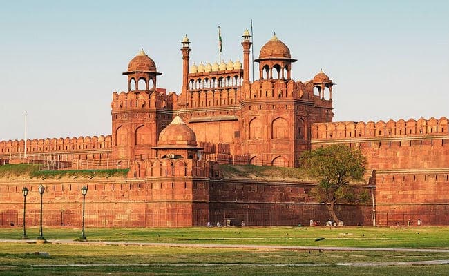 इतिहास में आज का दिन : 29 अप्रैल को ही रखी गई थी लाल किले की नींव इतिहास में आज का दिन : 29 अप्रैल को ही रखी गई थी लाल किले की नींव
