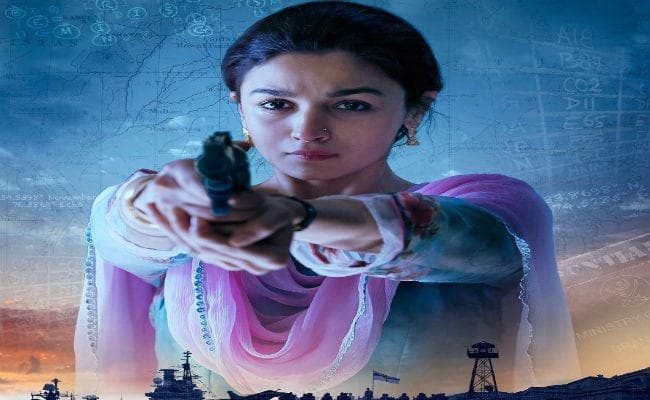 Raazi आलिया भट्ट व्यावसायिक और वैकल्पिक फिल्मों के लिए तैयार