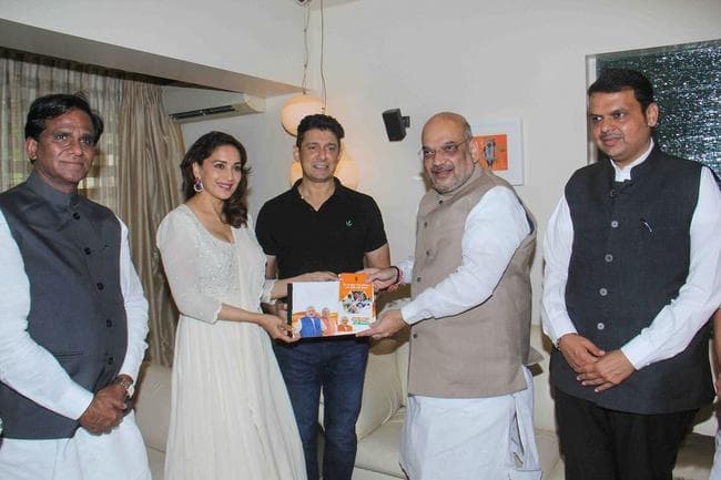 IN PICS: अमित शाह का “संपर्क फॉर समर्थन” जारी, माधुरी-टाटा-उद्धव से की मुलाकात