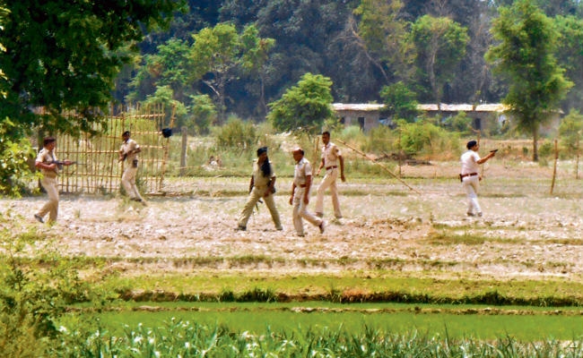 सीवान : सड़क हादसे में दो लोगों की मौत के बाद जम कर उपद्रव, पुलिस पर पथराव, हवाई फायरिंग