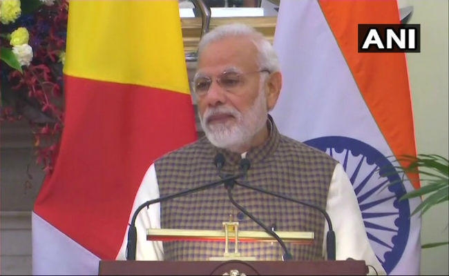 वायुसेना जवान से बोले पीएम मोदी, सेहत का ध्यान रखो