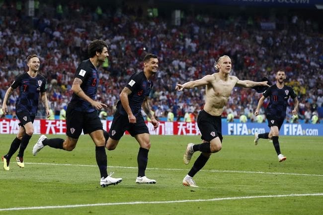FIFA World Cup : मेजबान रूस को हराकर सेमीफाइनल में पहुंचा क्रोएशिया, देखें मैच की कुछ खास तसवीरें FIFA World Cup : मेजबान रूस को हराकर सेमीफाइनल में पहुंचा क्रोएशिया, देखें मैच की कुछ खास तसवीरें