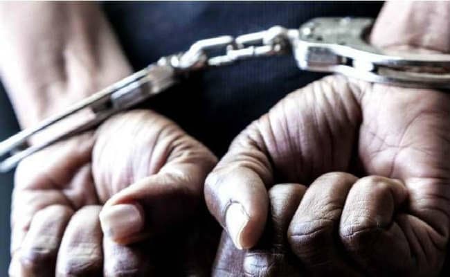 मुकुल राय के करीबी नेता गिरफ्तार