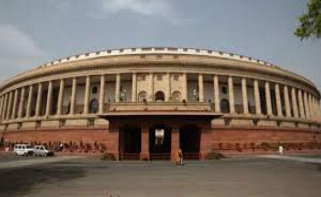 हंगामे के कारण 15 मिनट तक नहीं हुआ राज्यसभा का सीधा प्रसारण