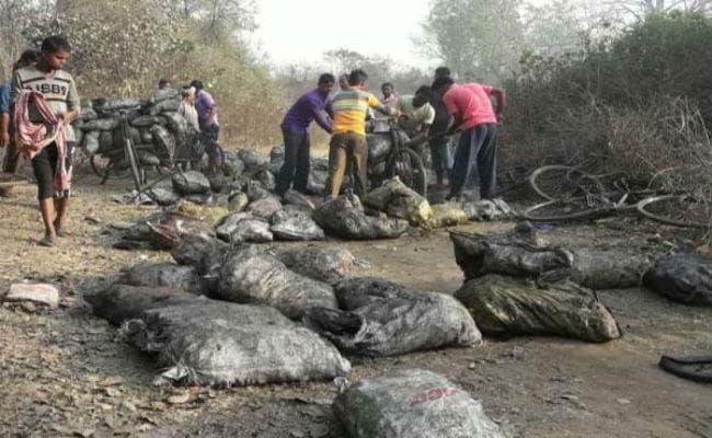 धनबाद : कोयला तस्करी मामला, गृह सचिव ने कहा, दोषियों पर कार्रवाई करें डीजीपी