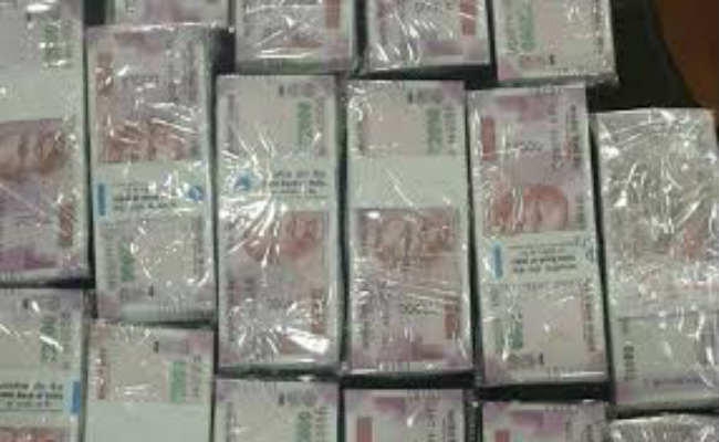 चार लाख के नकली नोट के साथ दो तस्कर गिरफ्तार