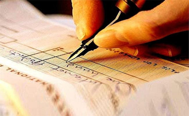 चेक बाउंस होने पर 20 फीसदी पैसा अदालत में कराना होगा जमा, जानिये… चेक बाउंस होने पर 20 फीसदी पैसा अदालत में कराना होगा जमा, जानिये…