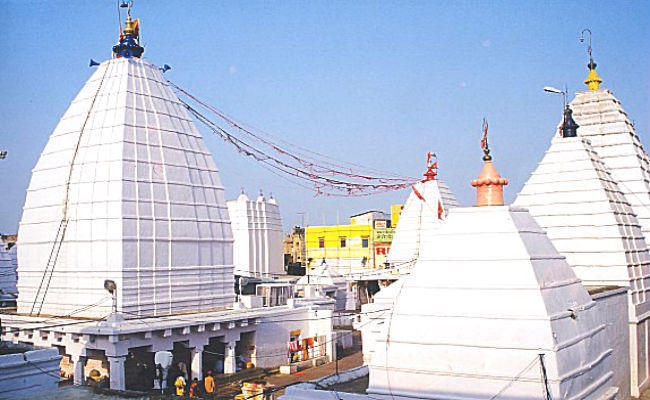 बढ़ते जा रहे कदम, मन को शक्ति दे रही भोलेनाथ की भक्ति