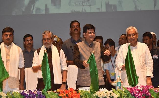 बिहटा एयरपोर्ट तक बेहतर अावागमन के लिए फोर लेन एलिवेटेड सड़क का निर्माण जरूरी : नीतीश