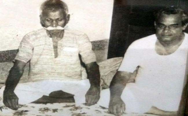 बिहार : …जब जिलाधिकारी ने वाजपेयी के गाने पर चिढ़ कर डाल दिया था मोतिहारी जेल में