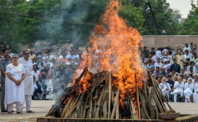 यूपी की सभी प्रमुख नदियों में प्रवाहित की जायेंगी अस्थियां यूपी की सभी प्रमुख नदियों में प्रवाहित की जायेंगी अस्थियां