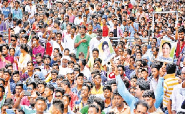 अटल जी के अस्थि कलश के दर्शन को उमड़े दुर्गापुरवासी, नम आंखों से प्रिय नेता की कलश यात्रा को किया विदा