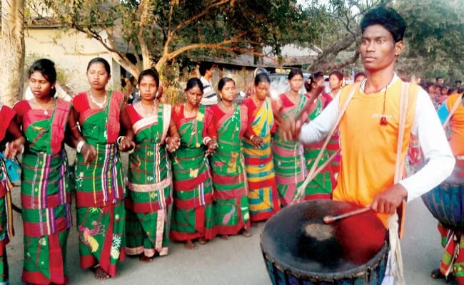 करम पर्व : कुंवारी लड़की व लड़के करते हैं करम की पूजा