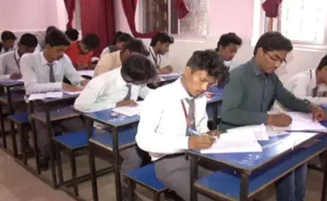 रांची : एकेडमिक कैलेंडर जारी, मैट्रिक-इंटर की परीक्षा 20 फरवरी से, रिजल्ट मई में रांची : एकेडमिक कैलेंडर जारी, मैट्रिक-इंटर की परीक्षा 20 फरवरी से, रिजल्ट मई में