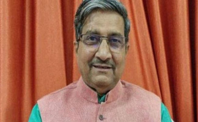 ‘सुप्रीम कोर्ट हमारा है’- इस बयान पर यूपी कैबिनेट के मंत्री मुकुट बिहारी वर्मा का ‘यूटर्न’…