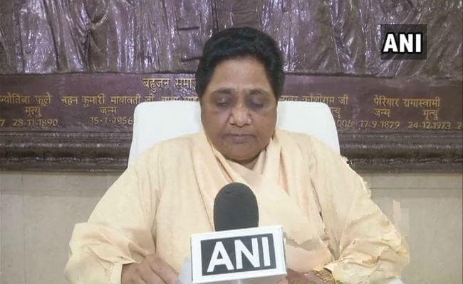 पेट्रोल की कीमत में वृद्धि के लिए भाजपा-कांग्रेस दोनों जिम्मेदार : मायावती