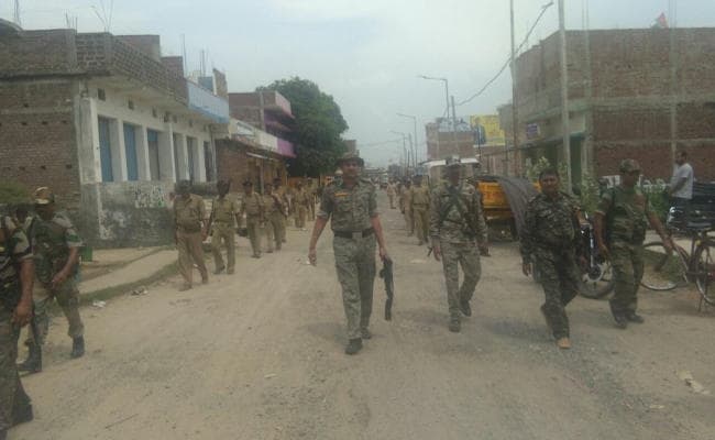 Jharkhand : मझिआंव में पुलिस ने किया फ्लैग मार्च Jharkhand : मझिआंव में पुलिस ने किया फ्लैग मार्च