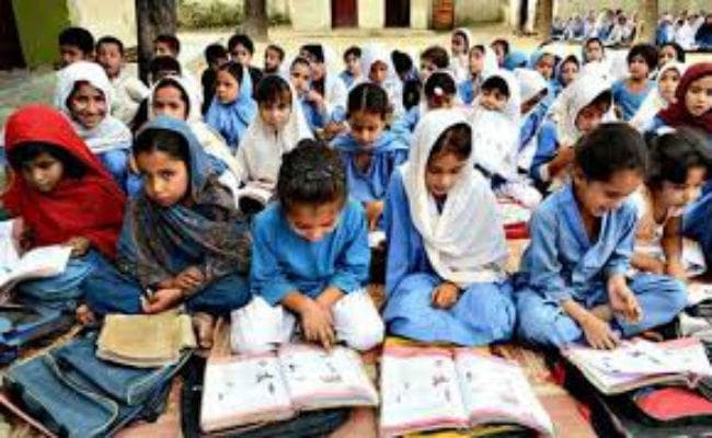पाकिस्तान के खैबर पख्तूनख्वा में 58 स्कूल और 30 अस्पताल बनायेगा चीन