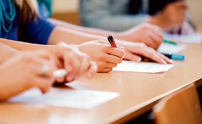 मैट्रिक की सेंटअप परीक्षा शुरू, जानें इंटर की कब तक भरें जायेंगे रजिस्ट्रेशन फॉर्म मैट्रिक की सेंटअप परीक्षा शुरू, जानें इंटर की कब तक भरें जायेंगे रजिस्ट्रेशन फॉर्म