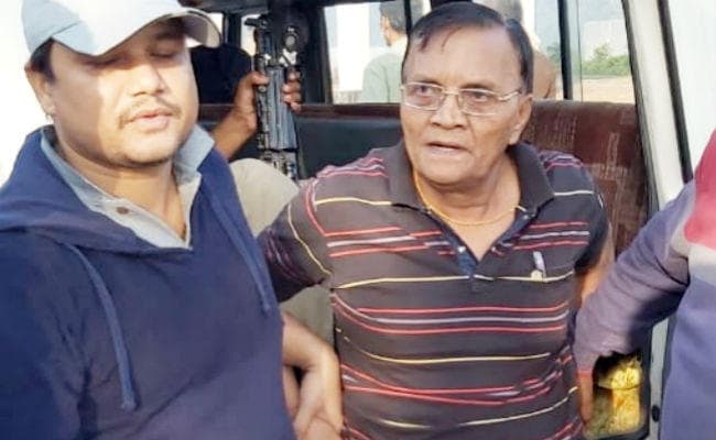 50 हजार रुपये घूस लेते हुए निगरानी की टीम ने किया सीतामढ़ी के सिविल सर्जन गिरफ्तार