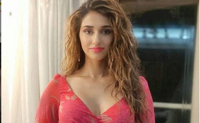 दिशा पटानी को अपनी डांस टीचर से मिला एक स्पेशल लेटर