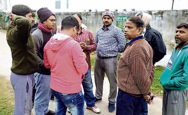 ईंट व पत्थर से कूचकर हाजीपुर के कारोबारी की हत्या, शव फेंका