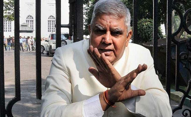 दीक्षांत समारोह : निमंत्रण के बावजूद जेयू में प्रवेश नहीं कर सके राज्यपाल