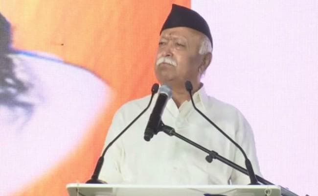 भारत में रहने वाले 130 करोड़ लोग, चाहे वे किसी भी धर्म और परंपरा के हों, हिंदू हैं : मोहन भागवत