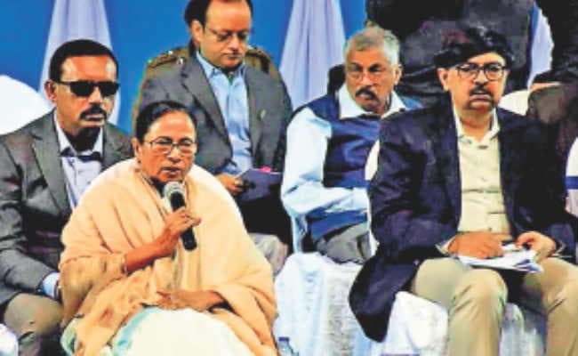 पानागढ़ : प्रशासनिक बैठक में अधिकारियों को सीएम ने दिया निर्देश – ‘धान दिन, चेक निन’ योजना जल्द चालू करें