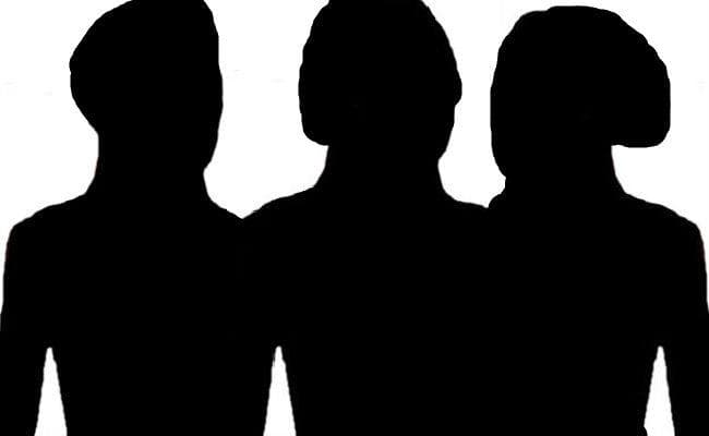 सेक्स रैकेट का भंडाफोड़, तीन रैकेटियर समेत तीन लड़कियां बरामद