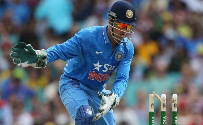 #INDvsAUS : जश्न से बाहर निकली टीम इंडिया, अब ध्यान वनडे सीरीज पर – धौनी ने नेट पर बहाया पसीना