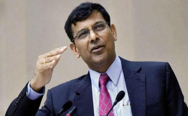 WEF की सालाना बैठक में बोले रघुराम राजन : कंज्यूमर्स को काफी कुछ मुफ्त में दे रही Super Star कंपनियां, मगर…?