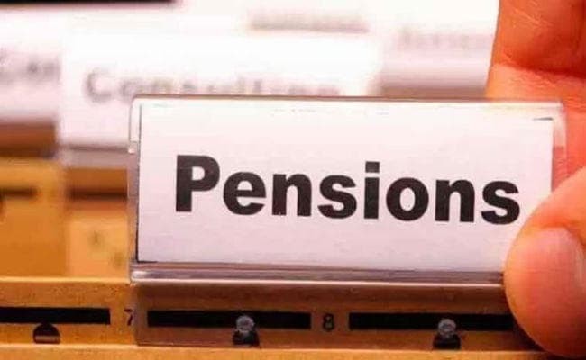 EPS-95 के पेंशनर्स की मांग : 1,000 से 7,500 रुपये की जाये न्यूनतम मासिक पेंशन, 5,000 रुपये महंगाई भत्ता अलग से EPS-95 के पेंशनर्स की मांग : 1,000 से 7,500 रुपये की जाये न्यूनतम मासिक पेंशन, 5,000 रुपये महंगाई भत्ता अलग से