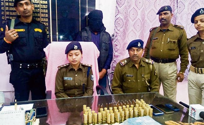 बिहारशरीफ : 127 गोलियों के साथ अपराधी गिरफ्तार, स्कॉर्पियो बरामद