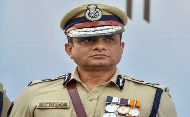 सारधा चिटफंड घोटाला : CBI ने कोलकाता पुलिस कमिश्नर से करीब 9 घंटे तक की पूछताछ, रविवार को भी बुलाया