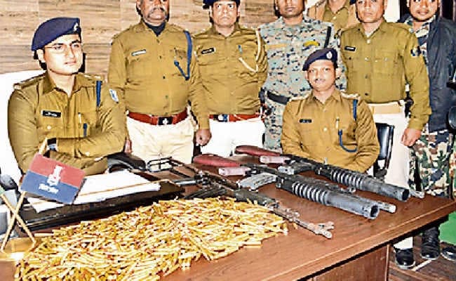 पूर्णिया में एके 47, दो यूवीजीएल राइफल व 1200 कारतूस बरामद, नगालैंड के रास्ते पटना लाया जा रहा था हथियार