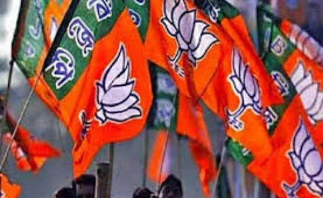 मधुपुर : भाजपा सरकार की योजनाओं की घर-घर जाकर दें जानकारी