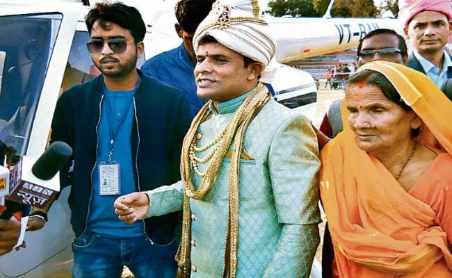 सीवान : ……जब हेलीकॉप्टर से दुल्हन लेने गया दूल्हा