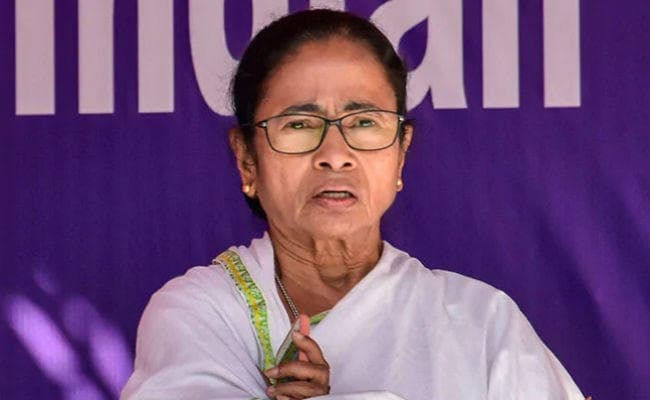 ममता ने PM मोदी पर बोला हमला, कहा- भगवा पहनकर अपने पाप नहीं धो सकते