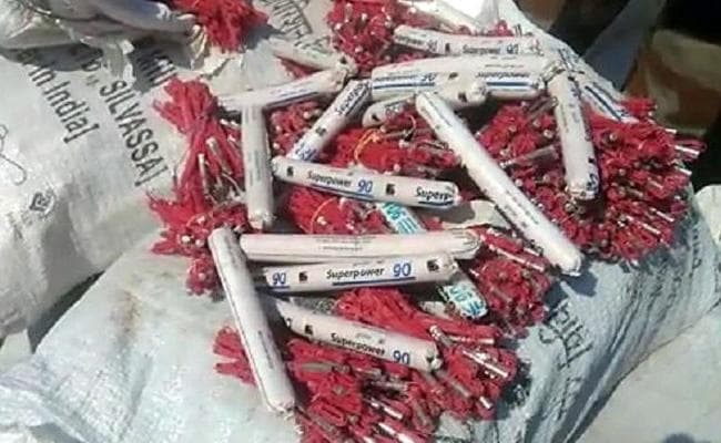सालतोड़ा में विस्फोटकों का जखीरा जब्त, एक गिरफ्तार