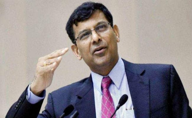 रिजर्व बैंक के पूर्व गवर्नर रघुराम राजन ने कहा, मौका मिलने पर लौटने को तैयार