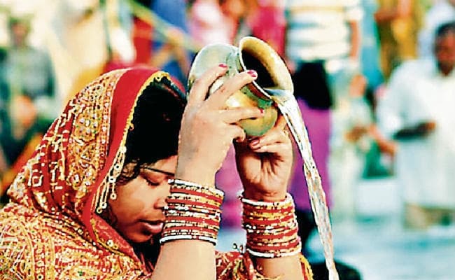 लोक आस्था का महापर्व चैती छठ, आज नहाय-खाये, घर में ही अर्घ्य देने की तैयारी