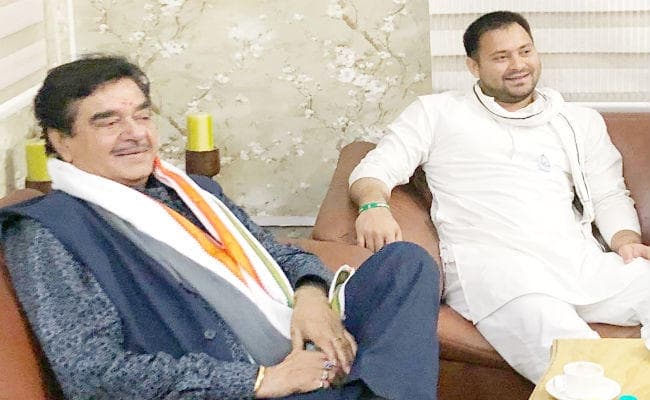 पटना साहिब से कांग्रेस प्रत्याशी शत्रुघ्न सिन्हा ने की तेजस्वी और राबड़ी से मुलाकात, तेज-तेजस्वी के मनमुटाव पर ”शत्रु” ने कहा…