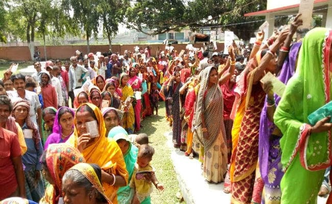 LokSabhaElections : दूसरे चरण का मतदान समाप्त, बंगाल में बंपर वोटिंग, श्रीनगर पिछड़ा LokSabhaElections : दूसरे चरण का मतदान समाप्त, बंगाल में बंपर वोटिंग, श्रीनगर पिछड़ा