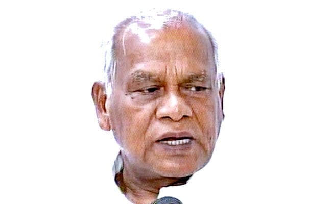 साध्वी प्रज्ञा और गिरिाज के बयानों को जीतनराम मांझी ने बताया ”भाषाई आतंकवाद”, कहा…