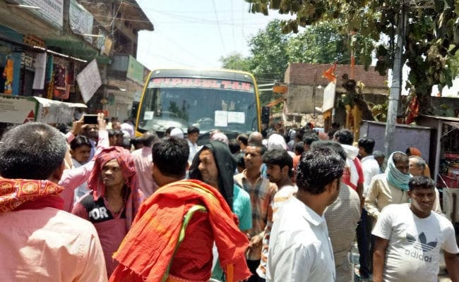 टला बड़ा हादसा : बच्चों से भरी स्कूल बस में लगी आग, सुरक्षित निकाले गये सभी बच्चे, …जानें क्या है मामला?