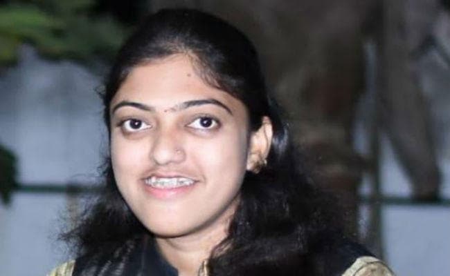 WHATT? डेंटिस्ट ने दांत उखाड़ा और तड़पकर मर गई युवती, केस दर्ज